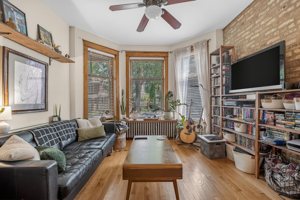 2520 N Saint Louis Avenue - Photo 1