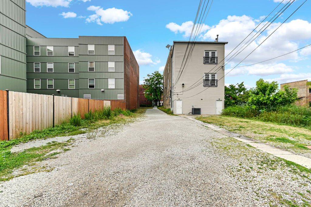 3421 W Armitage Avenue - Photo 16