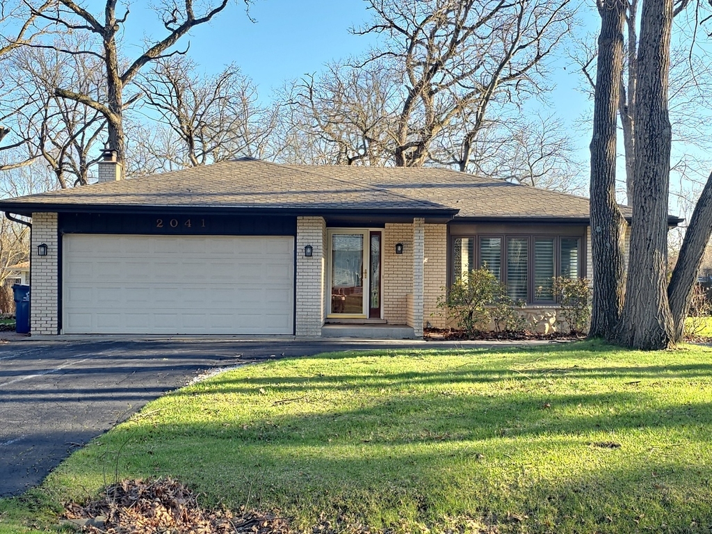 2041 E Gaisor Drive - Photo 1