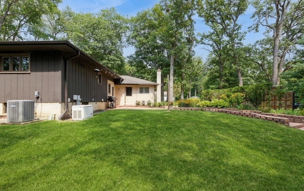 2041 E Gaisor Drive - Photo 3