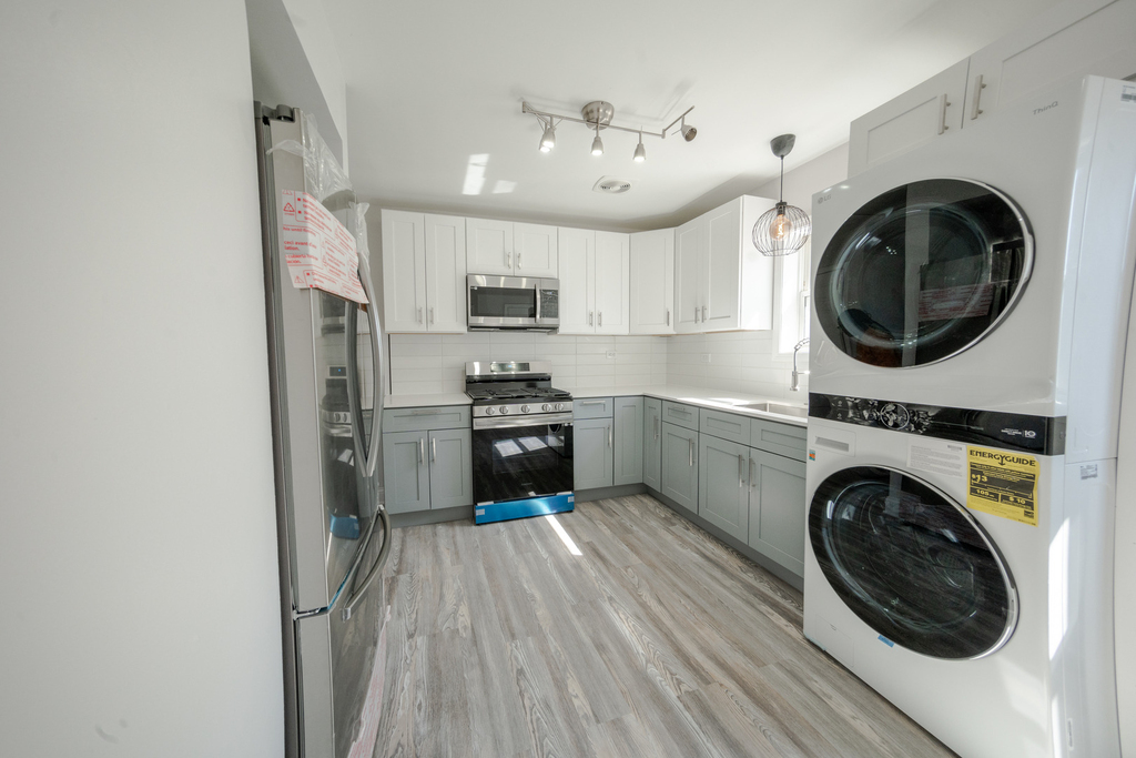 2242 N Lavergne Avenue - Photo 2