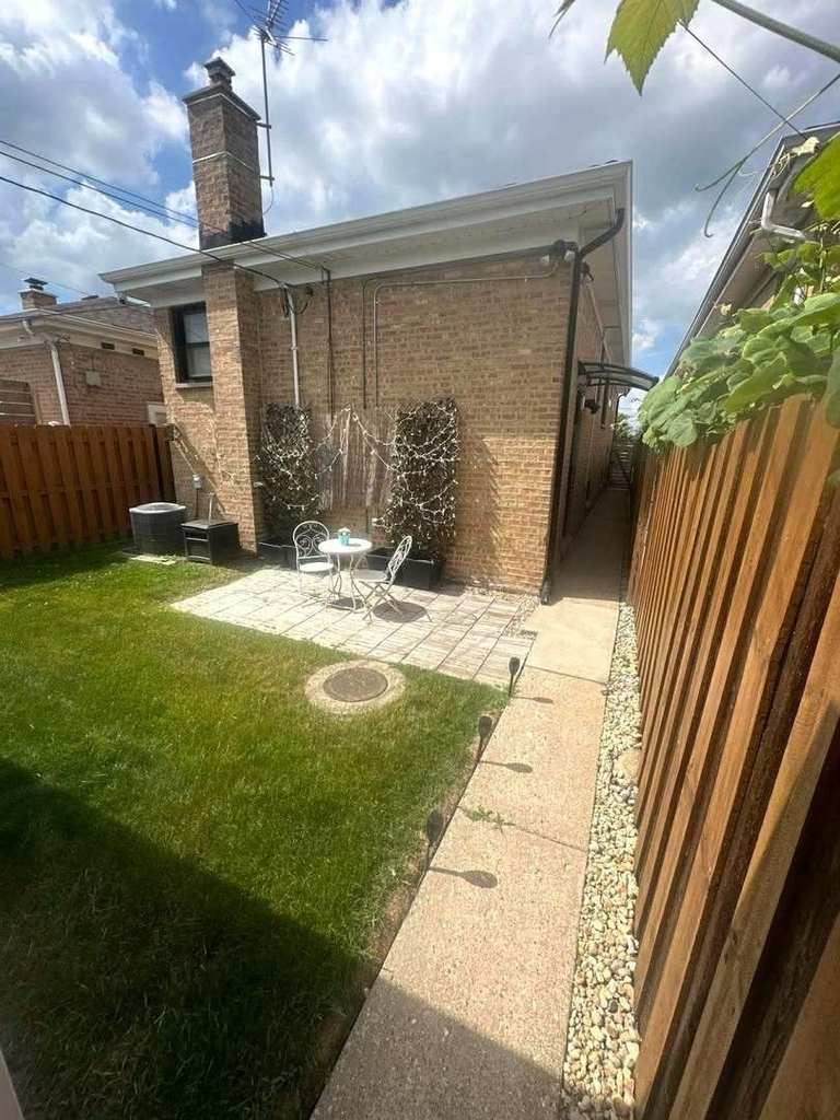 7303 W Montrose Avenue - Photo 16