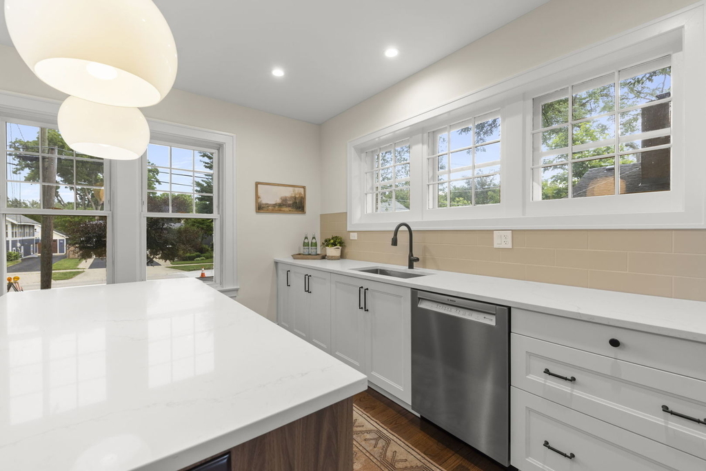 285 Hill Avenue - Photo 3