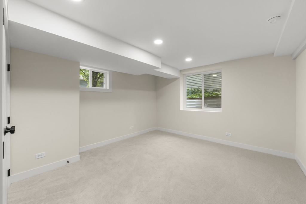 285 Hill Avenue - Photo 13