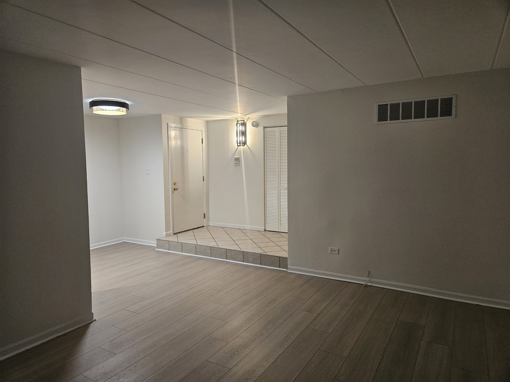 14033 S Laramie Avenue - Photo 5