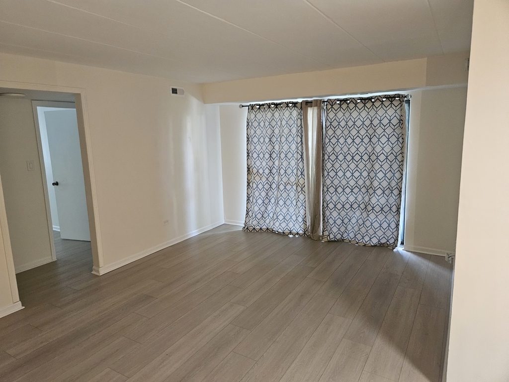 14033 S Laramie Avenue - Photo 6