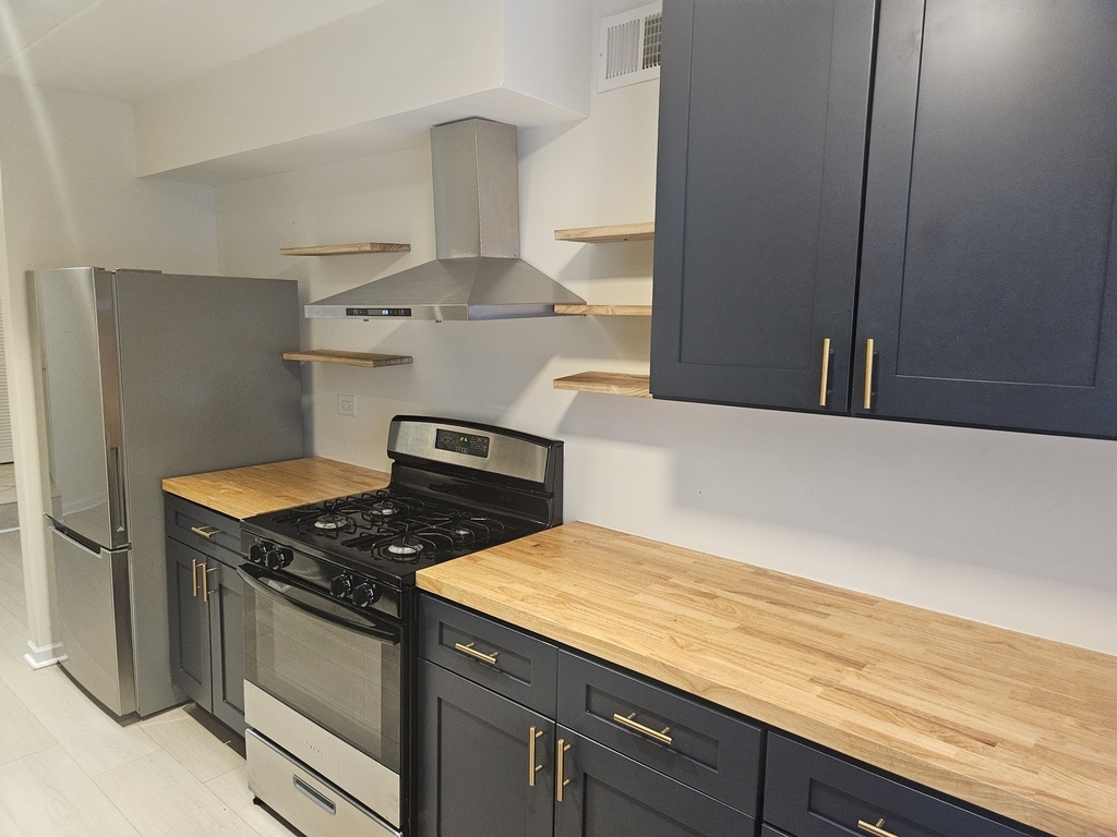 14033 S Laramie Avenue - Photo 4