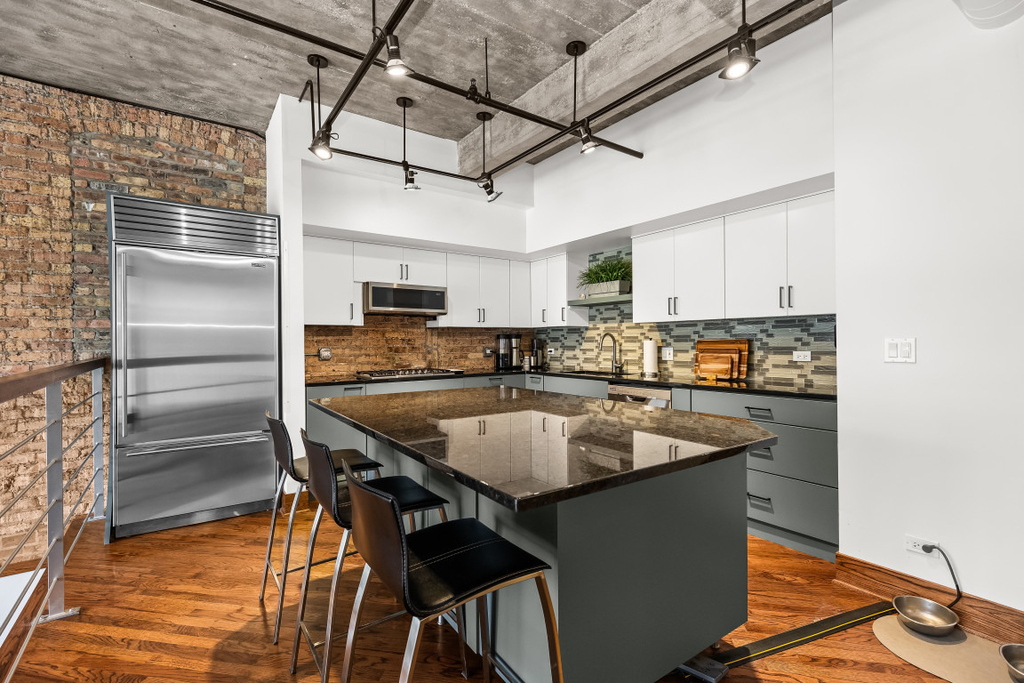 1830 Ridge Avenue - Photo 7