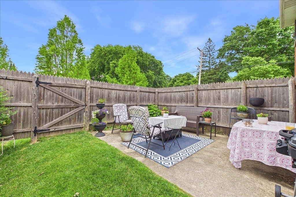40 S Maywood Road - Photo 14