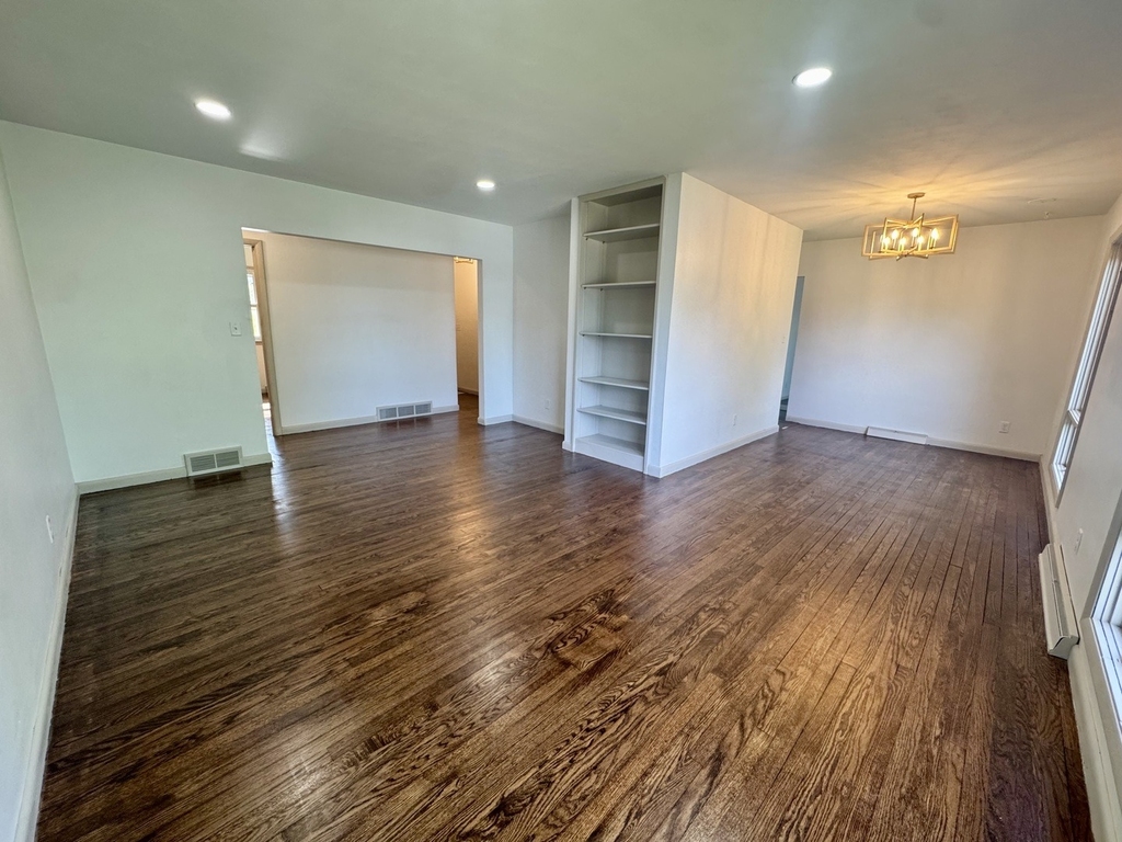 2518 13th Street - Photo 2