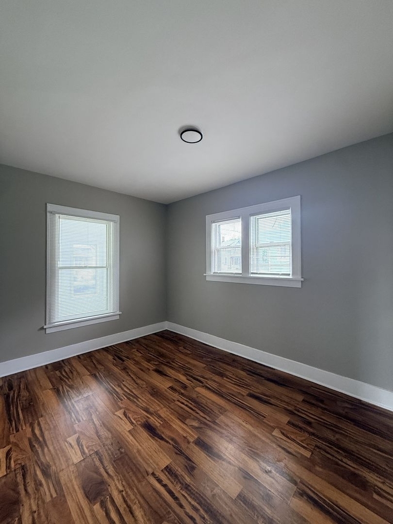 705 North Avenue - Photo 2