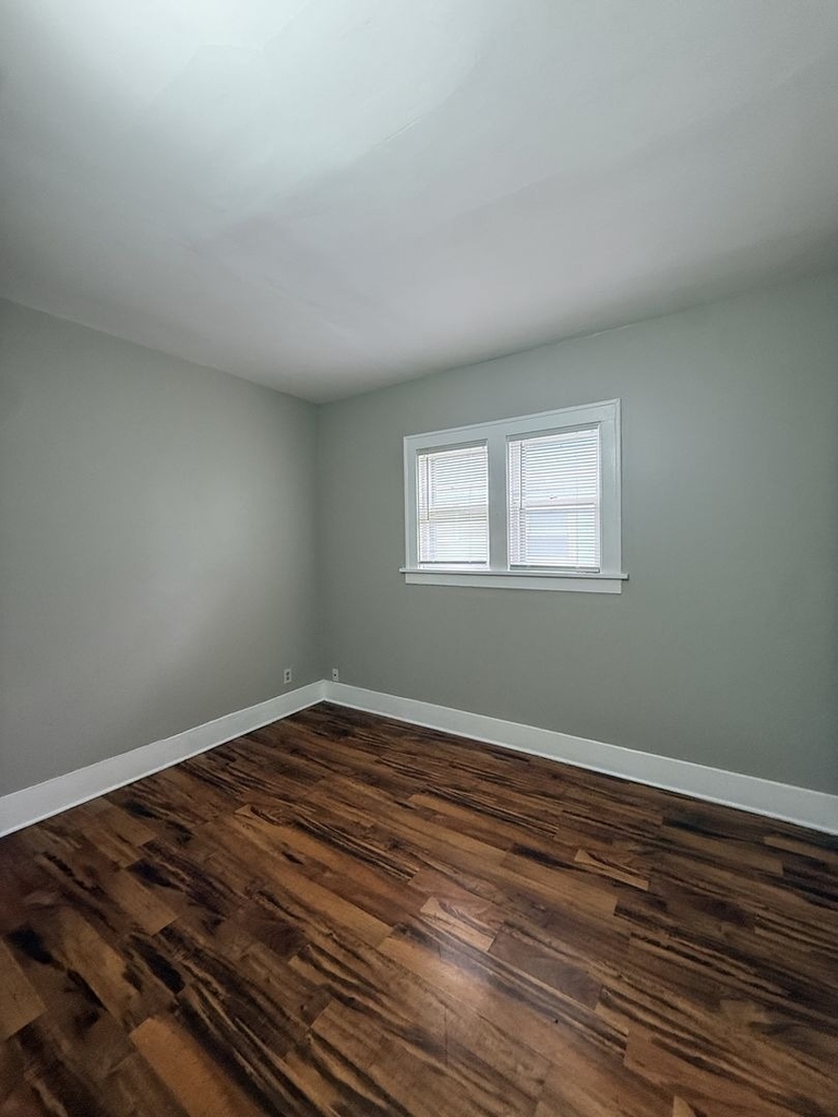 705 North Avenue - Photo 3