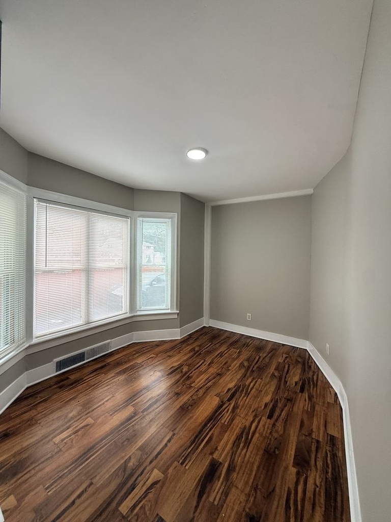 705 North Avenue - Photo 4