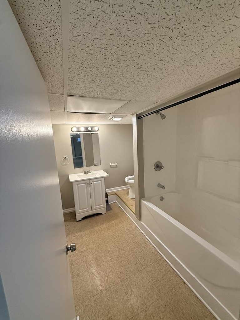 705 North Avenue - Photo 8