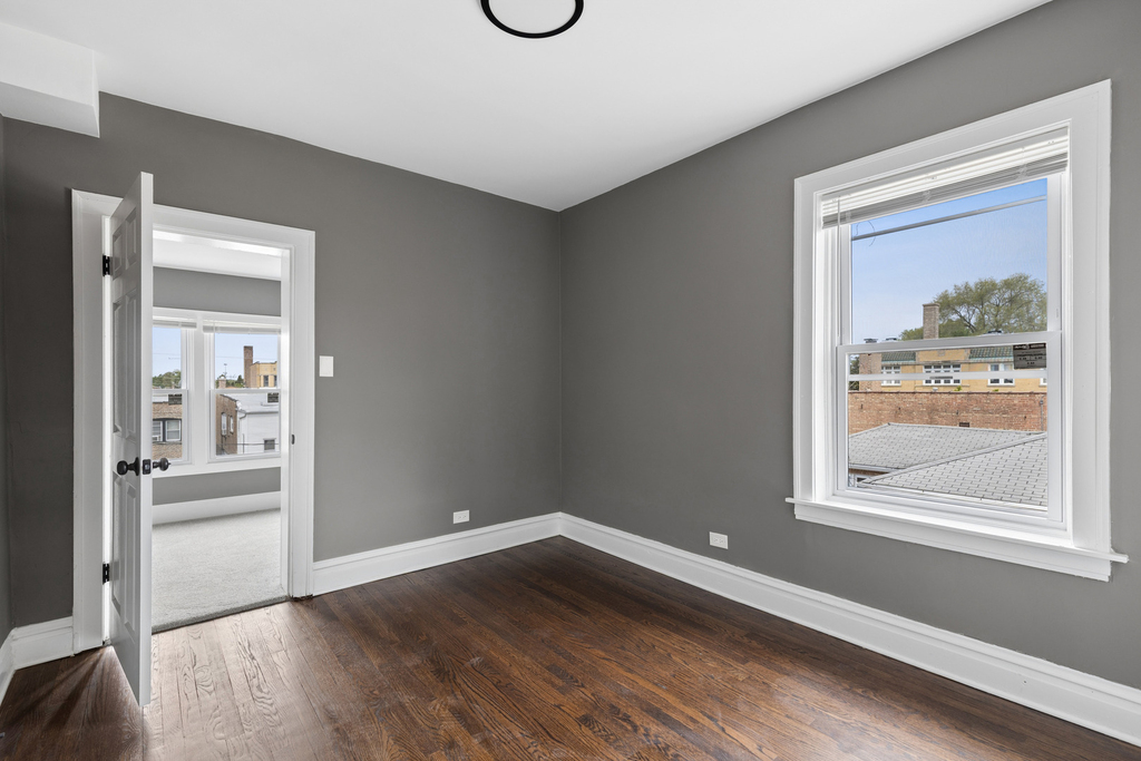 8210 S Marshfield Avenue - Photo 11
