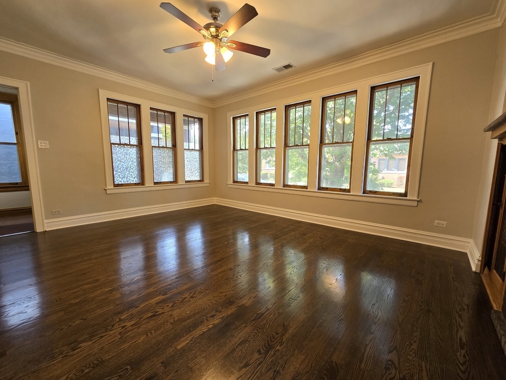 4231 N Marmora Avenue - Photo 2