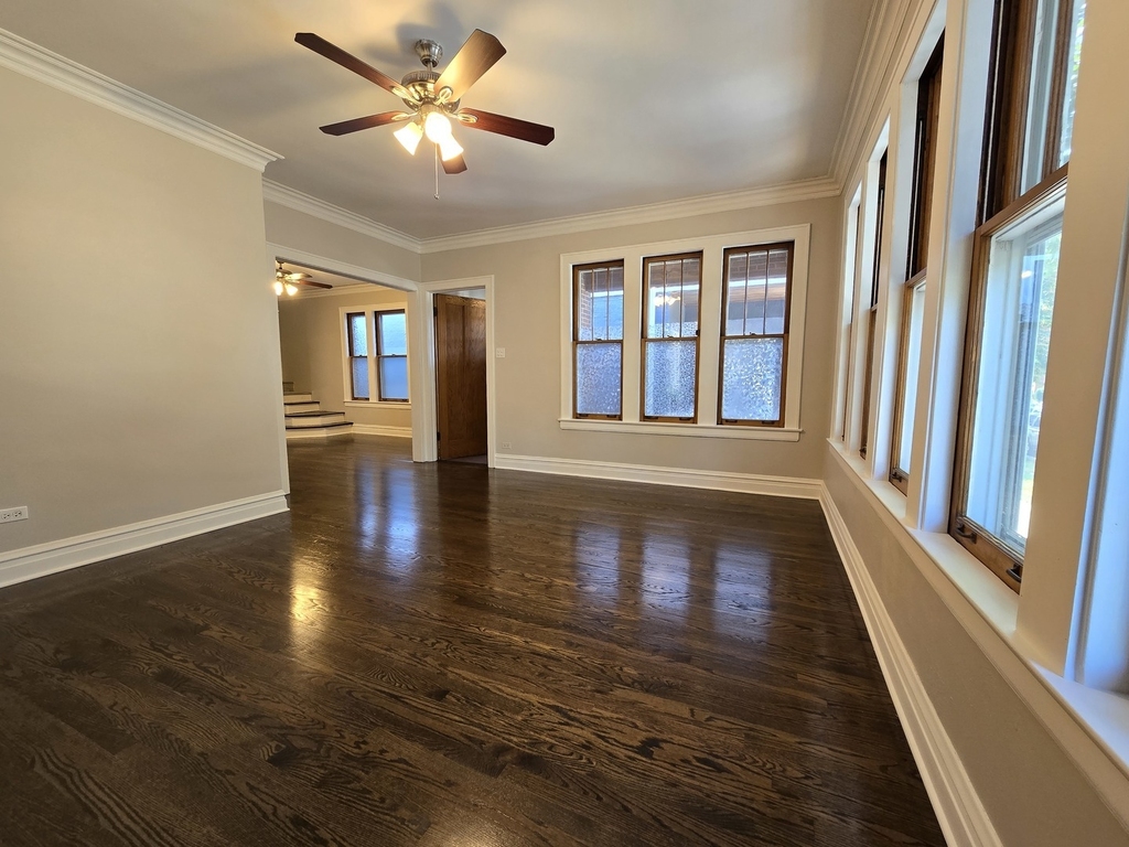 4231 N Marmora Avenue - Photo 3
