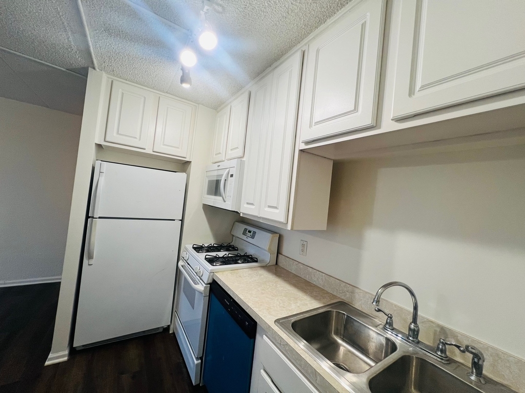 1750 N Marywood Avenue - Photo 10