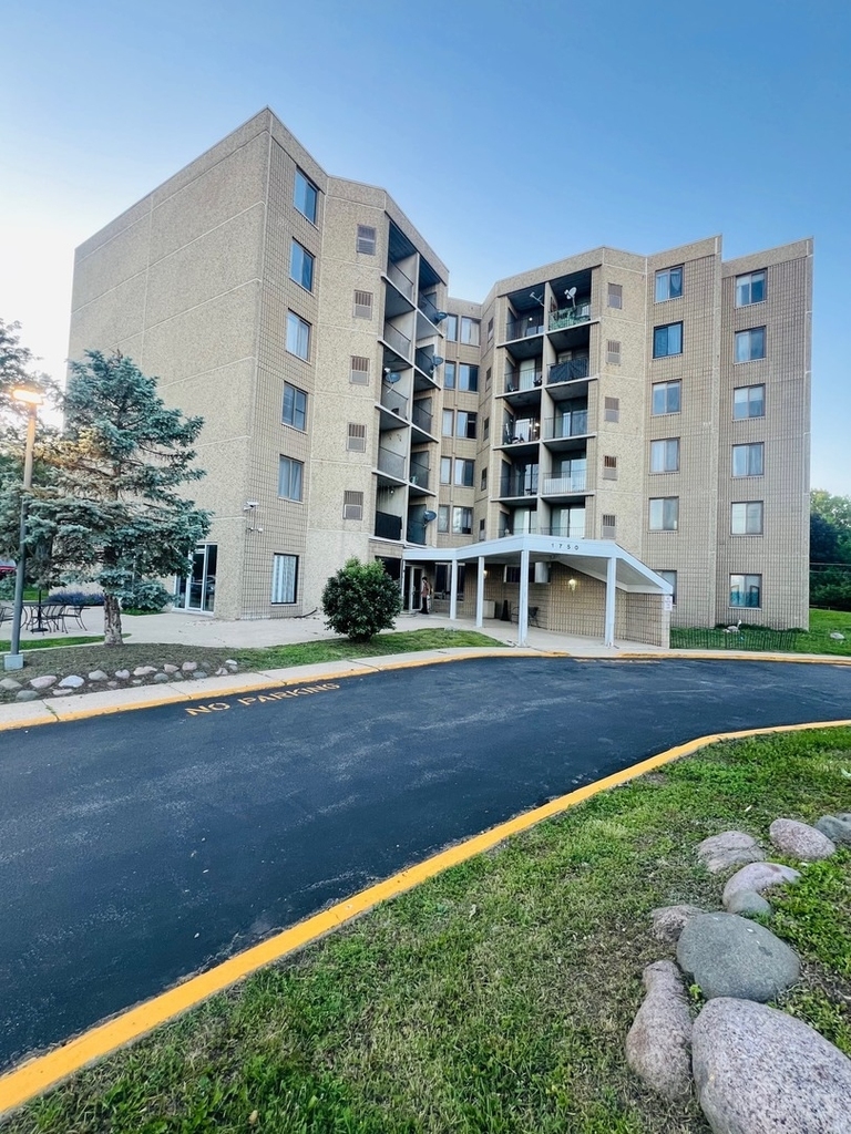 1750 N Marywood Avenue - Photo 0