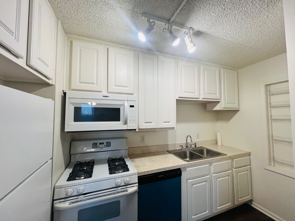 1750 N Marywood Avenue - Photo 11