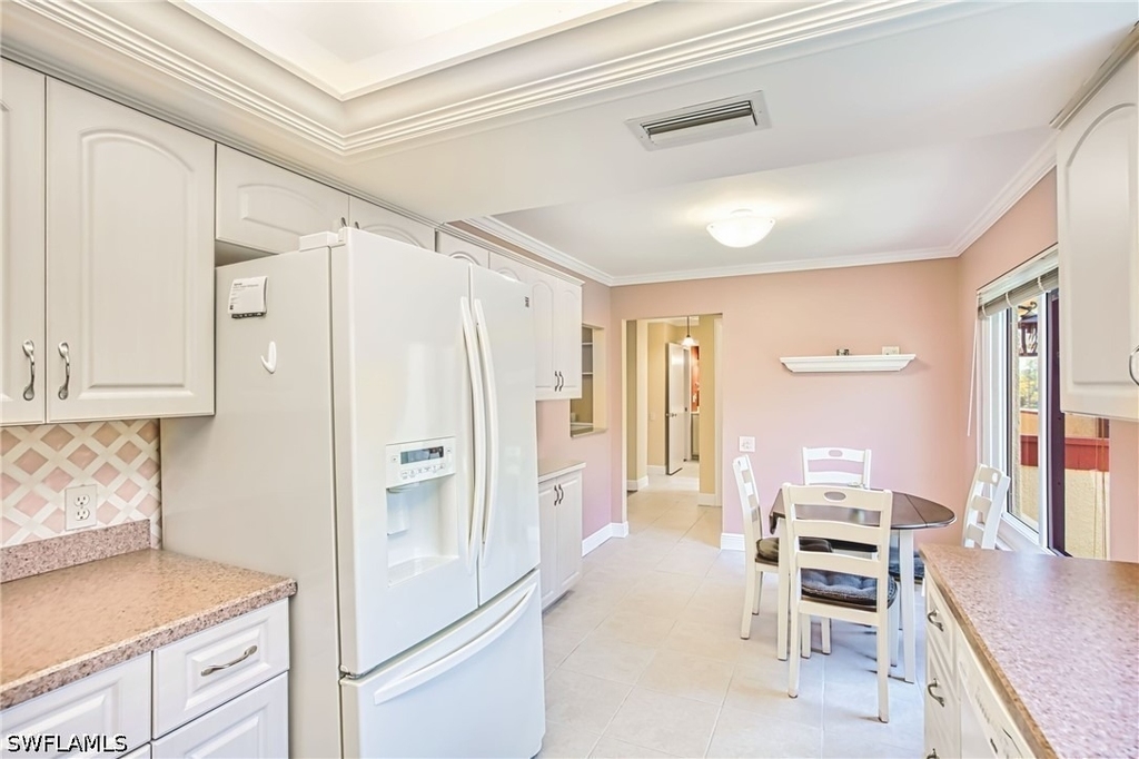 7402 Lake Breeze Drive - Photo 2