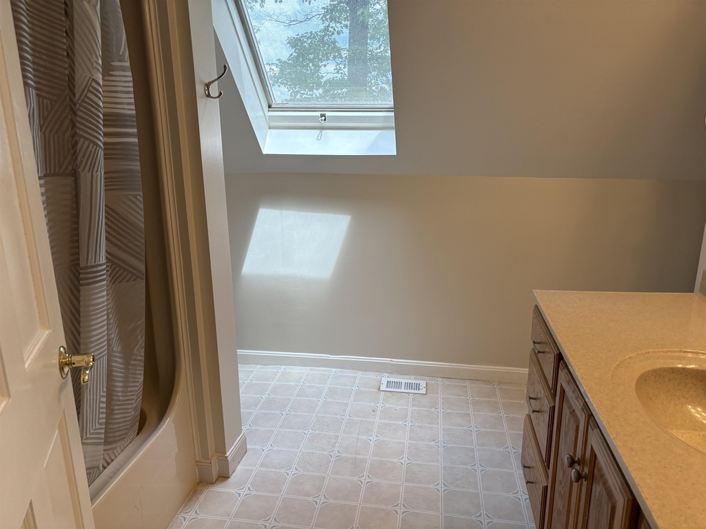 103 Durham - Photo 8