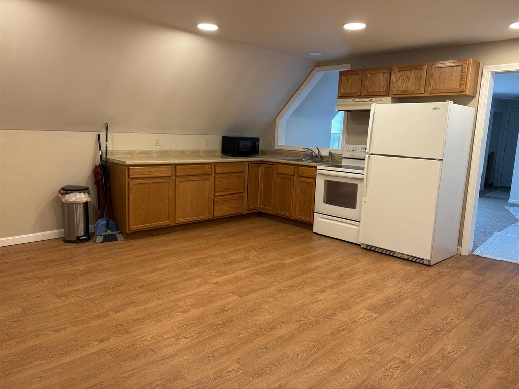 103 Durham - Photo 3