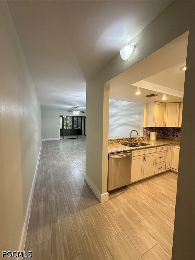 6136 Whiskey Creek Drive - Photo 3