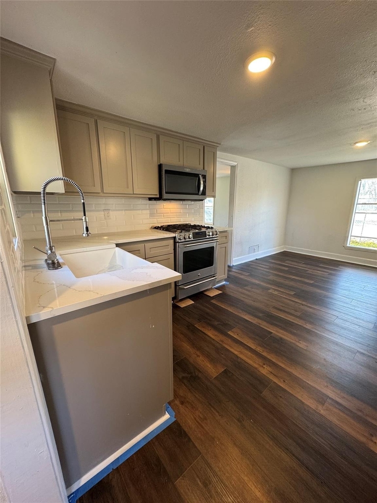 7356 Cayton Street - Photo 3