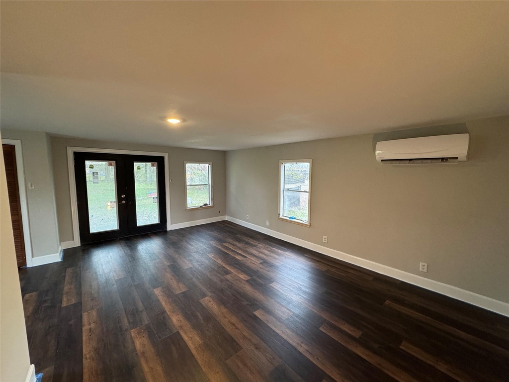 7356 Cayton Street - Photo 6