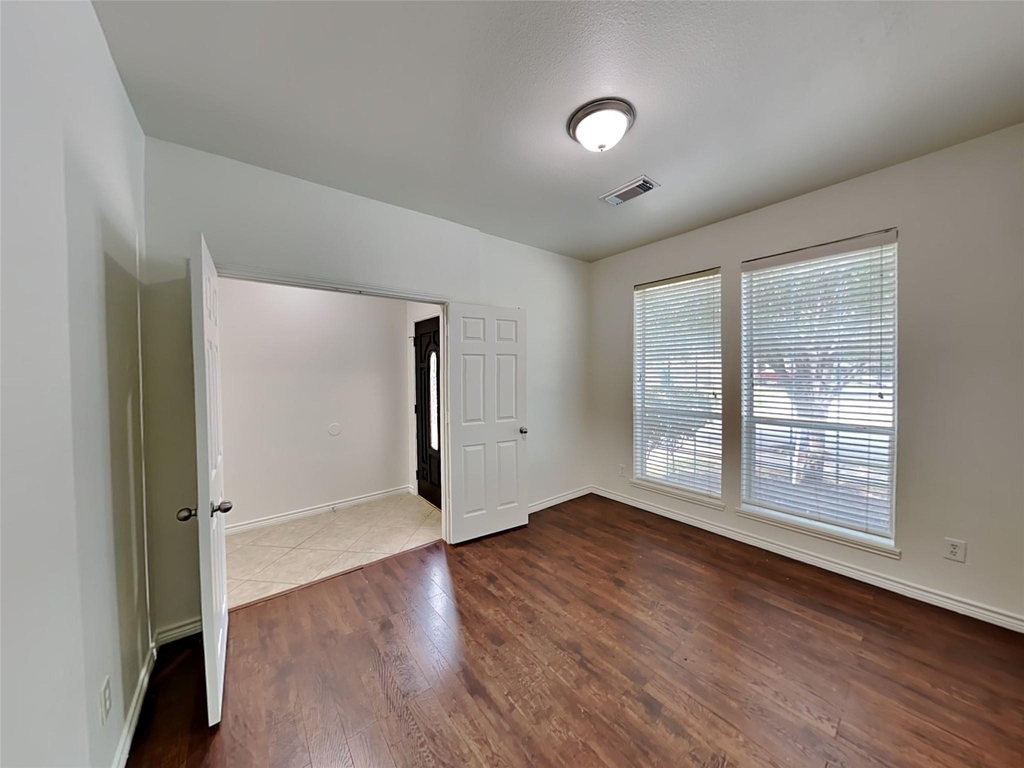 15818 Shoreline Terrace Drive - Photo 6