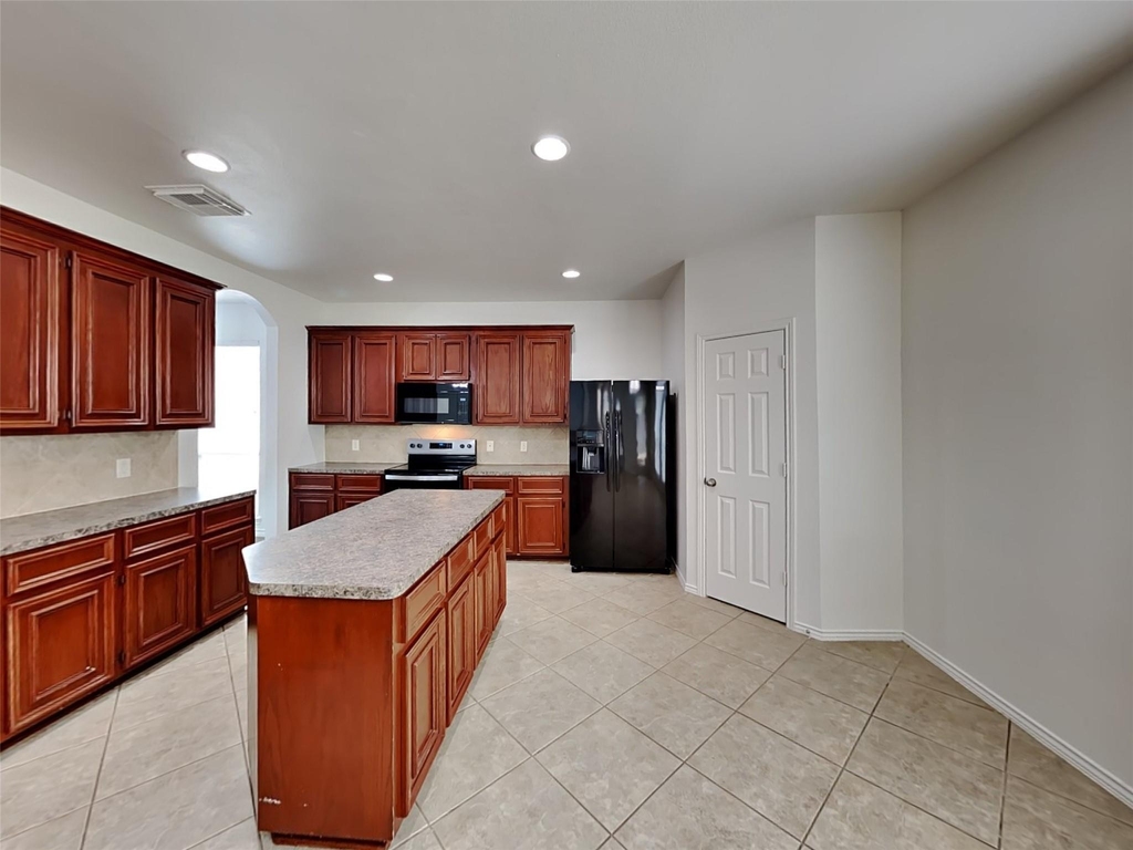 15818 Shoreline Terrace Drive - Photo 2