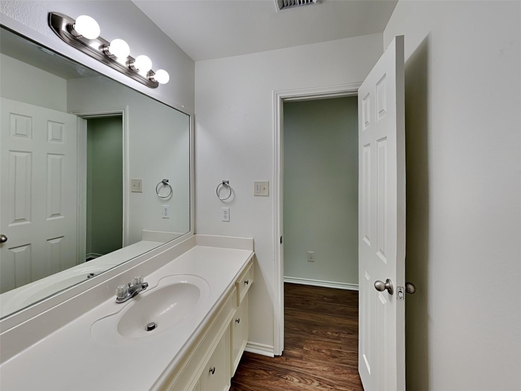 15818 Shoreline Terrace Drive - Photo 16