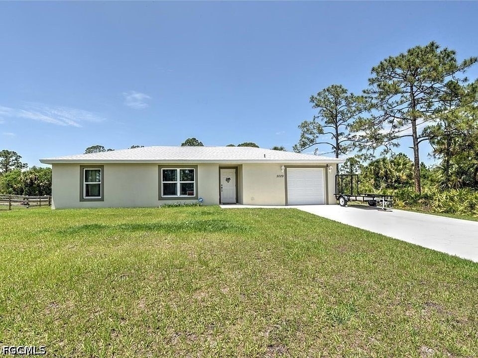 5029 W Hummingbird Drive - Photo 0