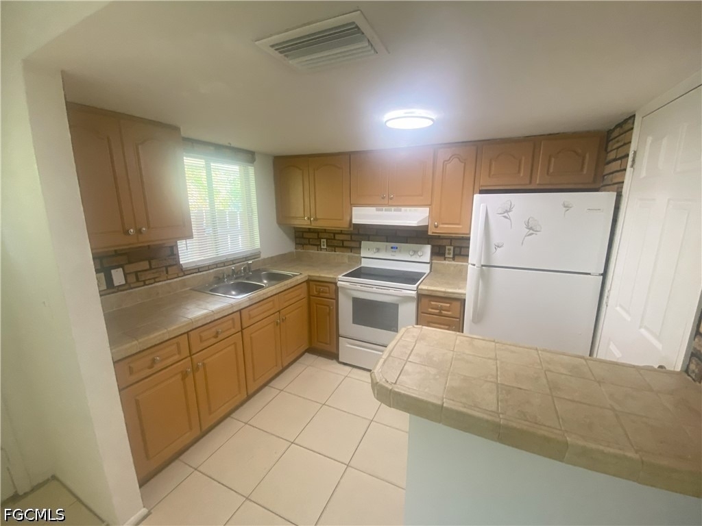 2920 Jackson Street - Photo 1