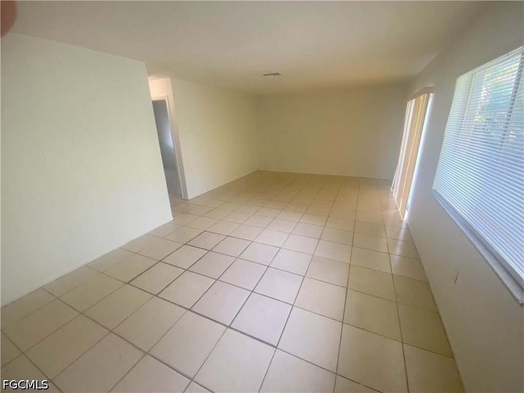 2920 Jackson Street - Photo 2