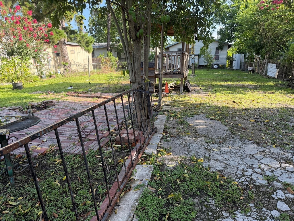 14005 Longview Street - Photo 8