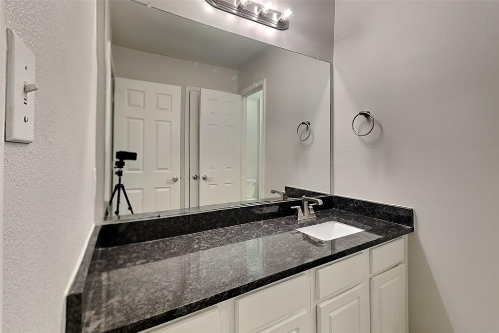 10931 S Falls Terrace - Photo 14