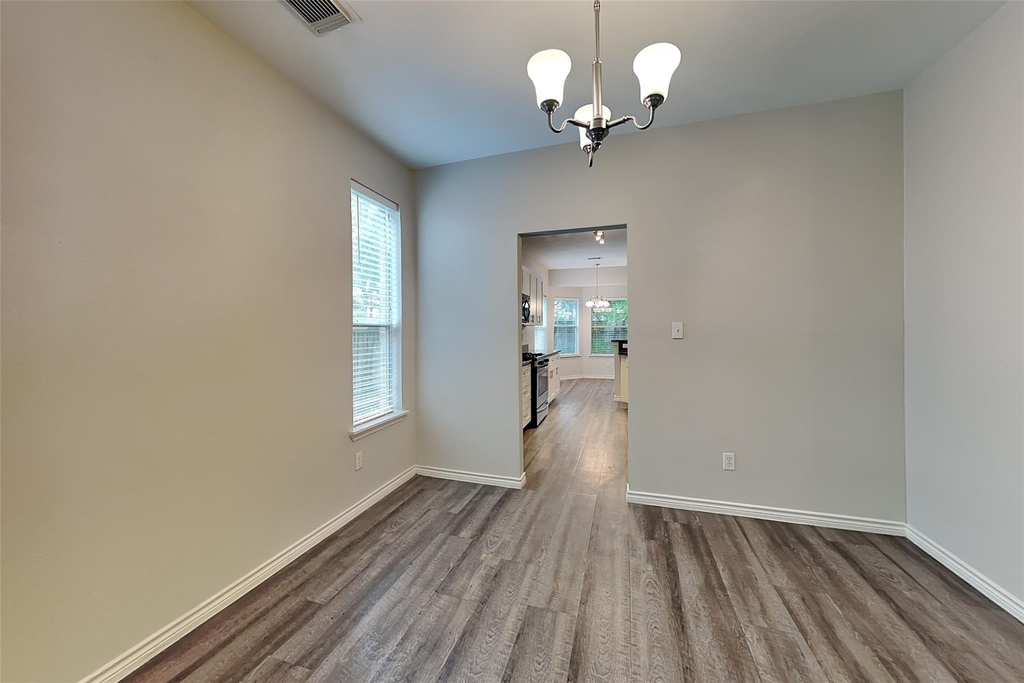 10931 S Falls Terrace - Photo 4