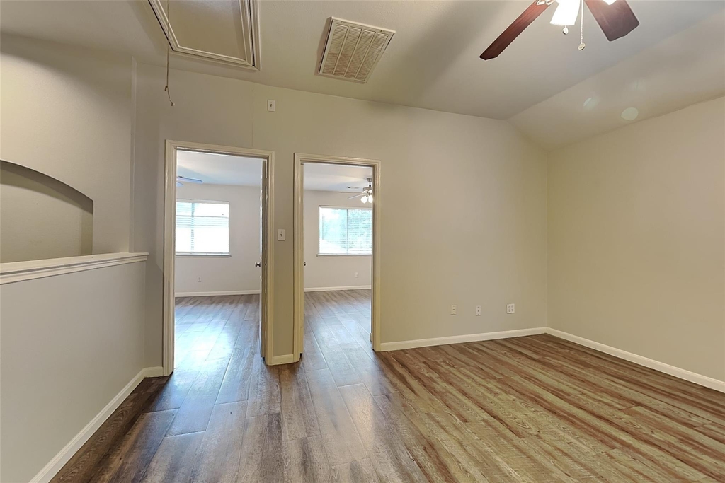 10931 S Falls Terrace - Photo 8