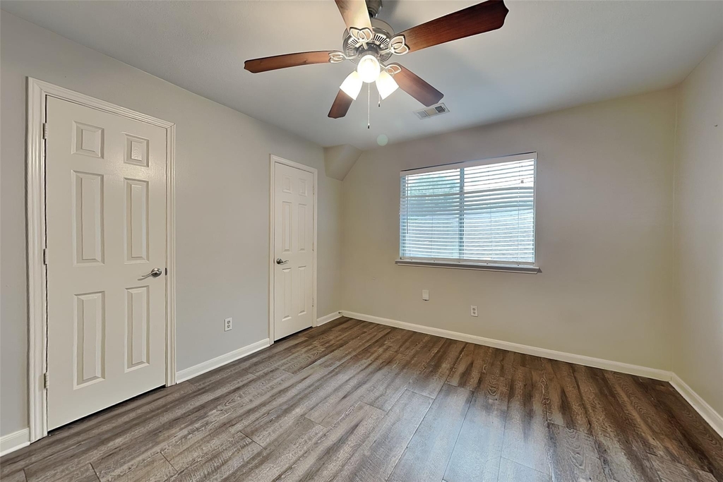 10931 S Falls Terrace - Photo 12