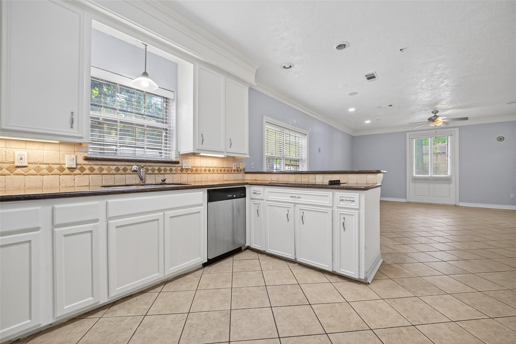 8103 Oak Moss Drive - Photo 21