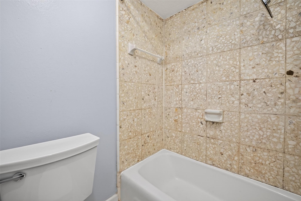8103 Oak Moss Drive - Photo 36