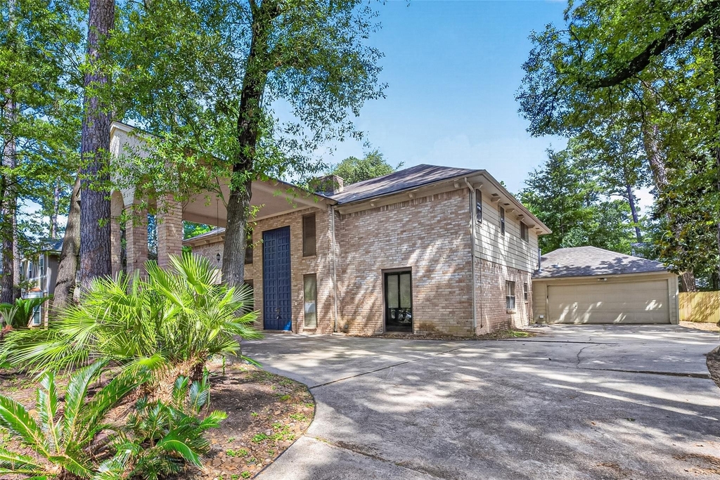 8103 Oak Moss Drive - Photo 1