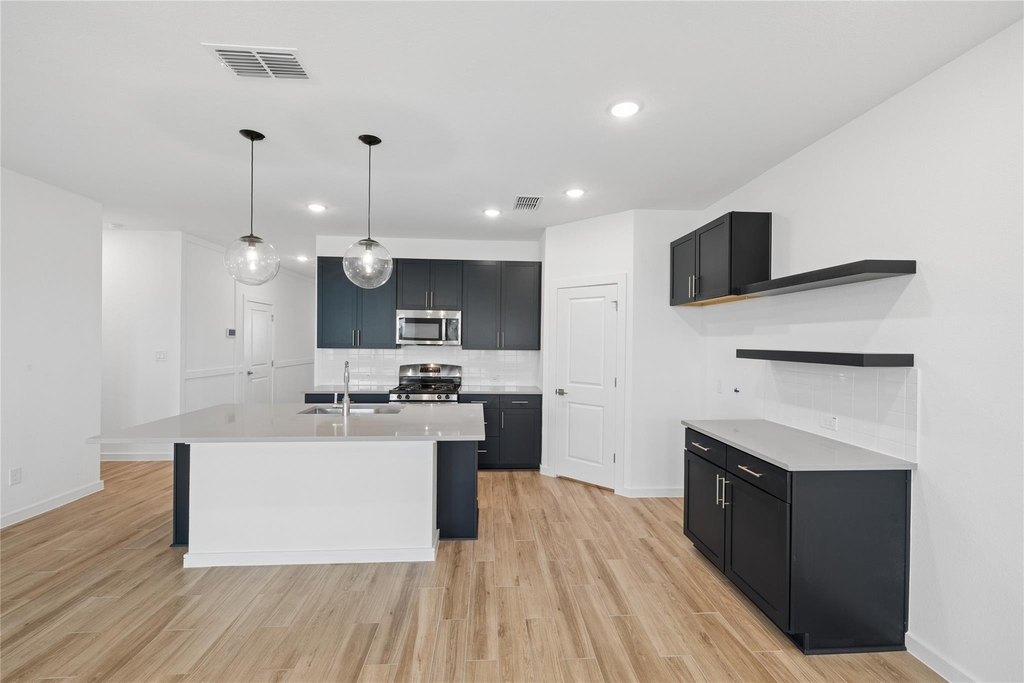 556 Day Station Drive - Photo 9