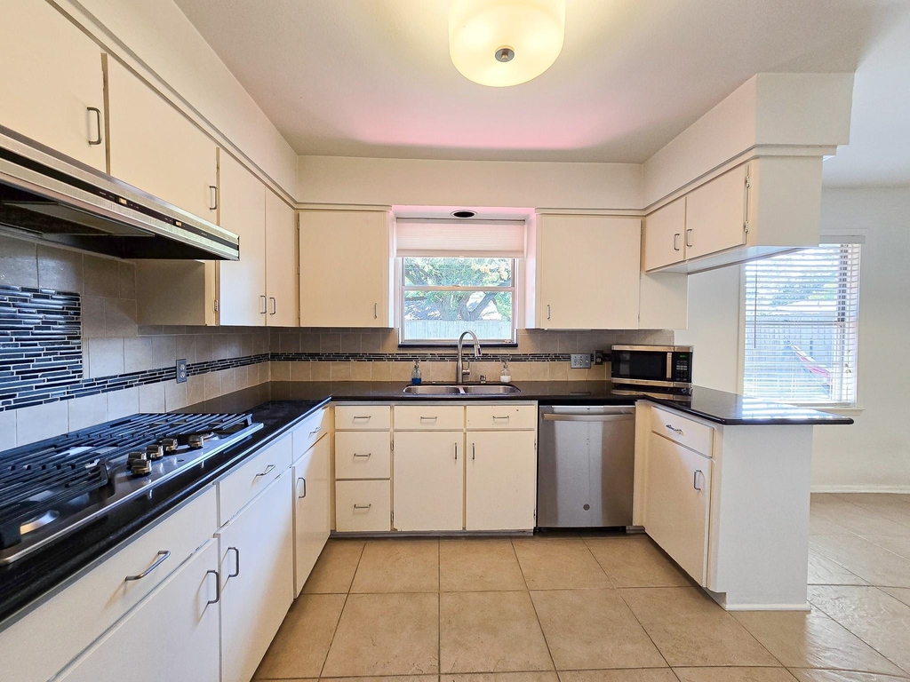9507 Meadowbriar Lane - Photo 9