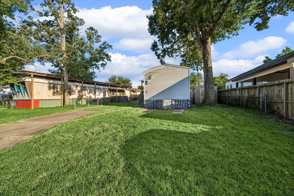 11910 Hazy Hill Drive - Photo 6