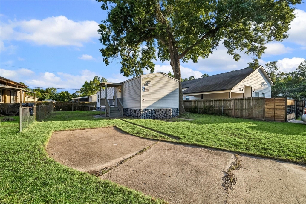 11910 Hazy Hill Drive - Photo 7