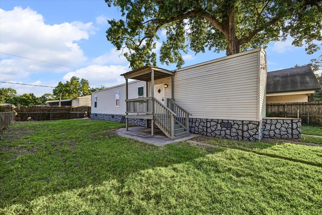 11910 Hazy Hill Drive - Photo 0