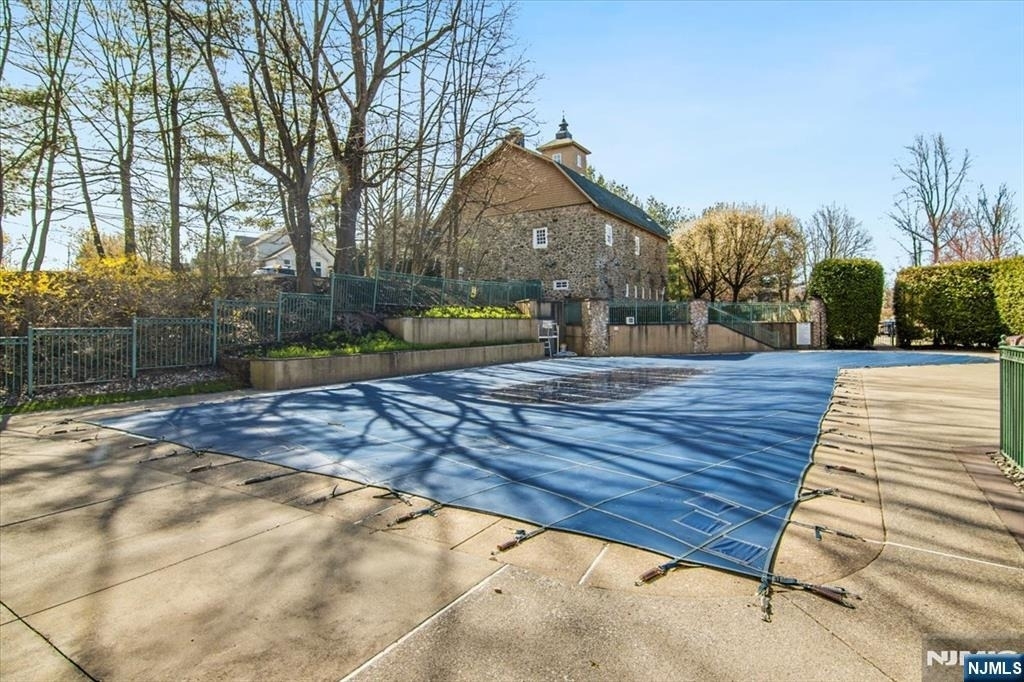 1125 Hyde Park - Photo 24